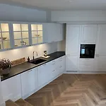 Apartamento Nyrenoveret Charmerende Lejlighed I C!
