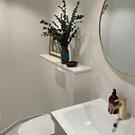 Nyrenoveret Charmerende Lejlighed I C! Apartamento