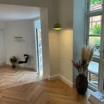 Nyrenoveret Charmerende Lejlighed I C! Apartamento