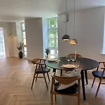 Apartamento Nyrenoveret Charmerende Lejlighed I C! Odense
