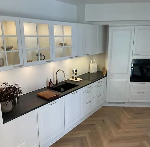 Apartment Nyrenoveret Charmerende Lejlighed I C! *