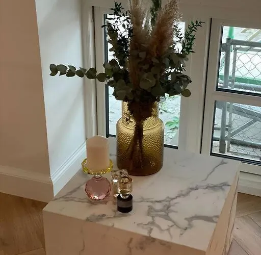 Nyrenoveret Charmerende Lejlighed I C! * Odense