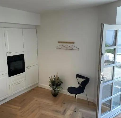 Appartement Nyrenoveret Charmerende Lejlighed I C! *