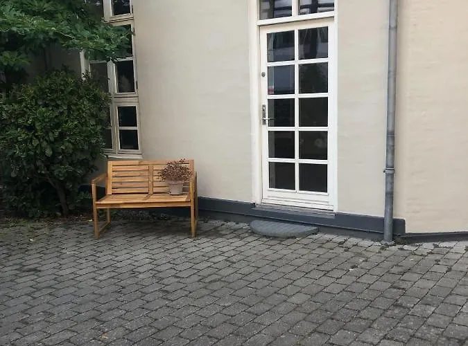 Appartement Nyrenoveret Charmerende Lejlighed I C! Odense